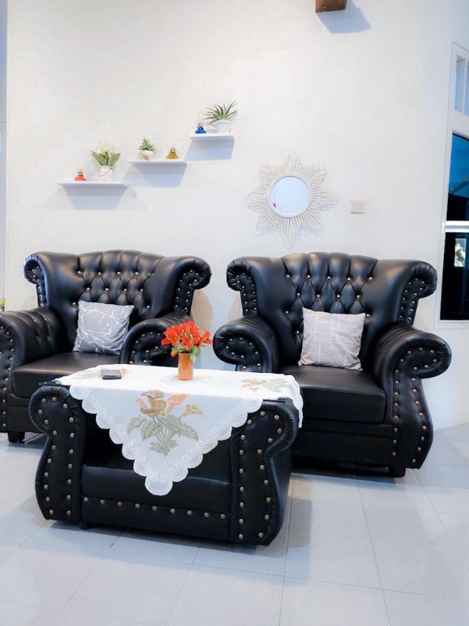 Twentynine Homestay Banyuwangi  Bagian luar foto