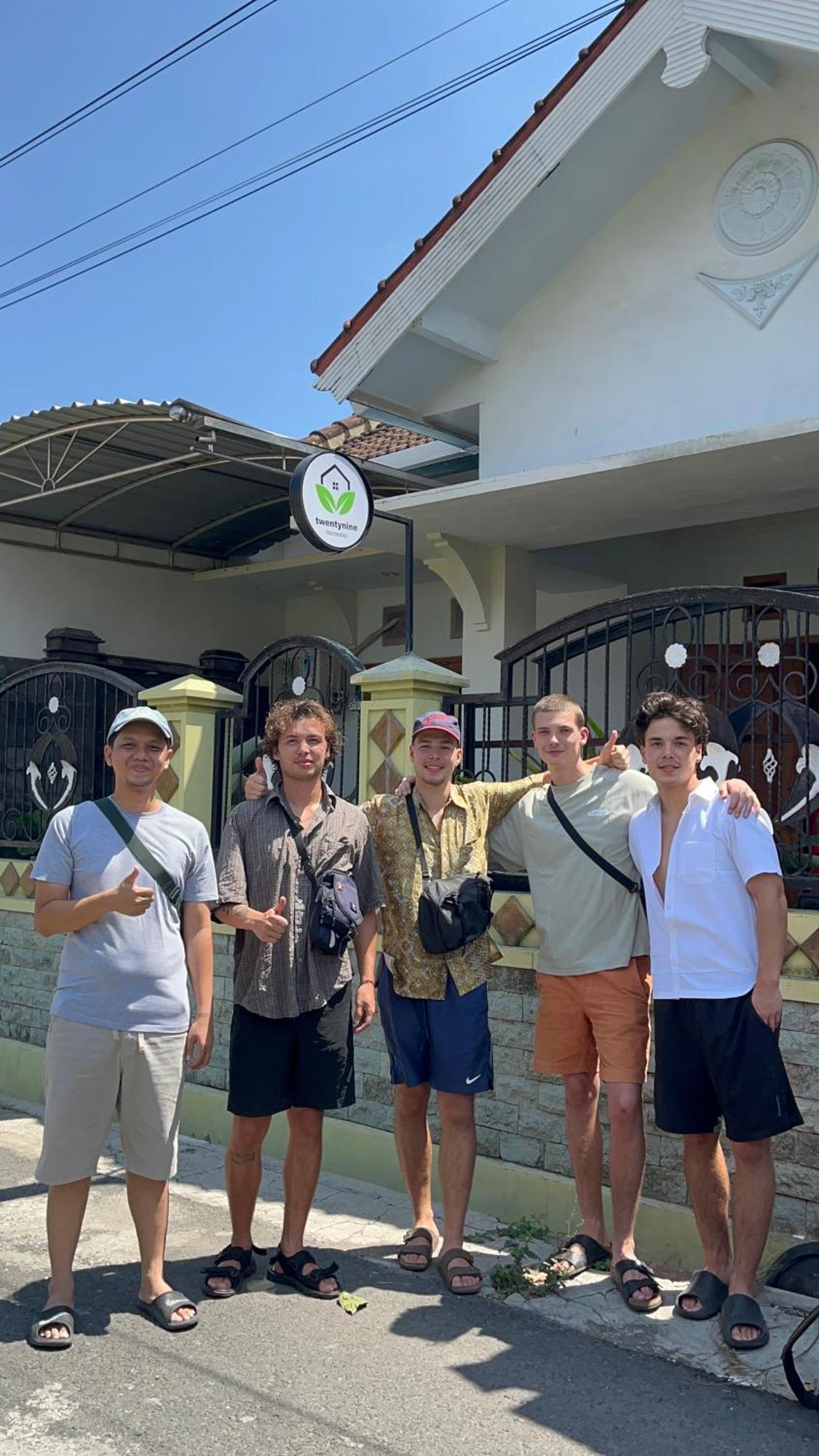 Twentynine Homestay Banyuwangi  Bagian luar foto